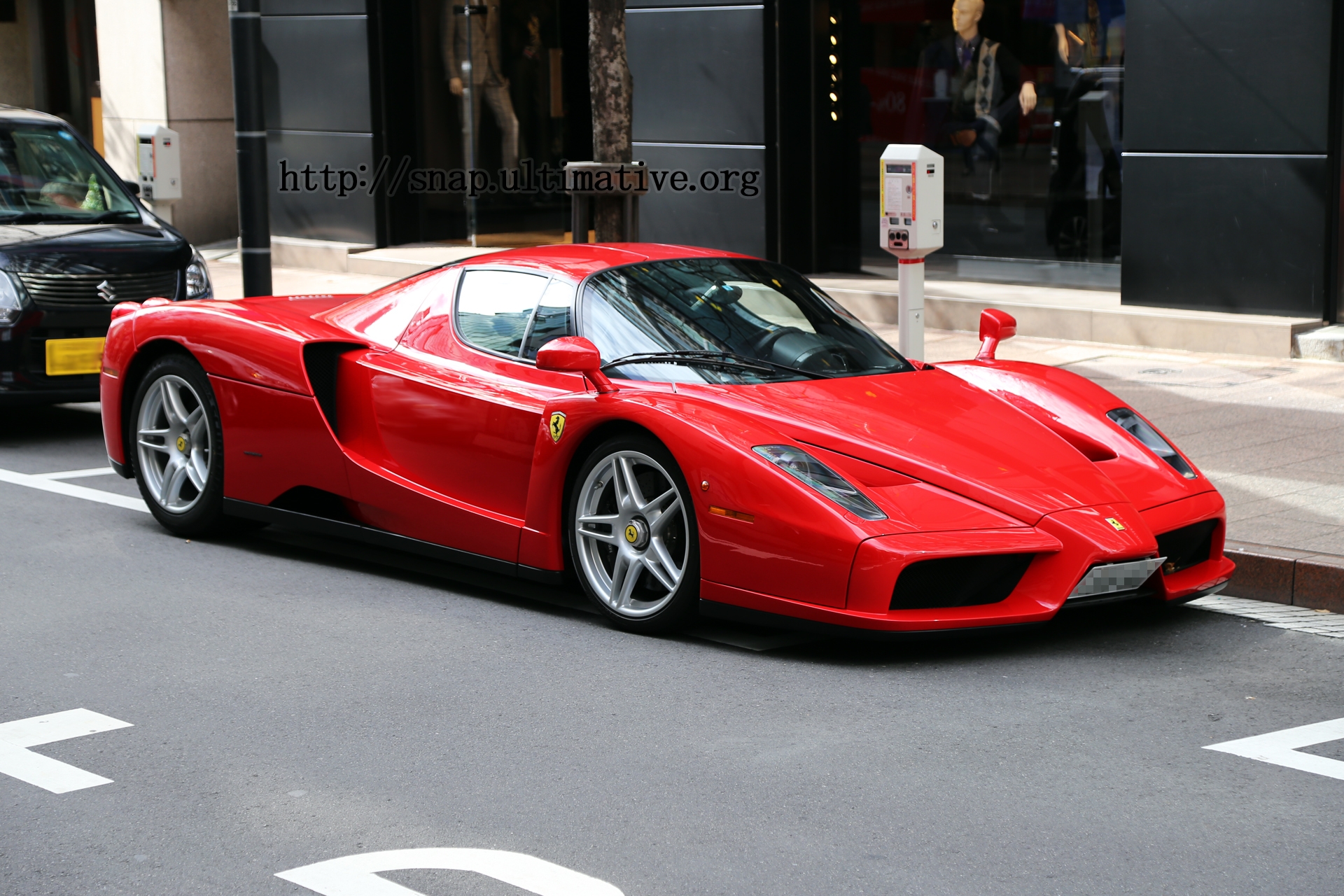 ferrari-enzo-rosso-corsa.jpg